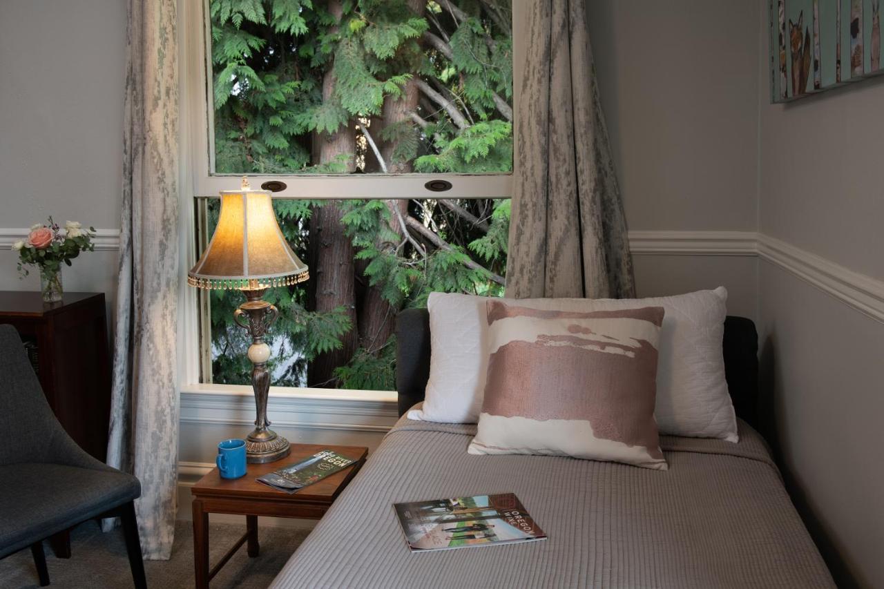 Inn At The Gorge Hood River Bagian luar foto