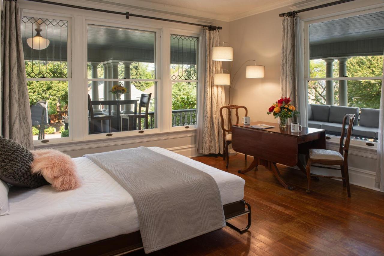 Inn At The Gorge Hood River Bagian luar foto