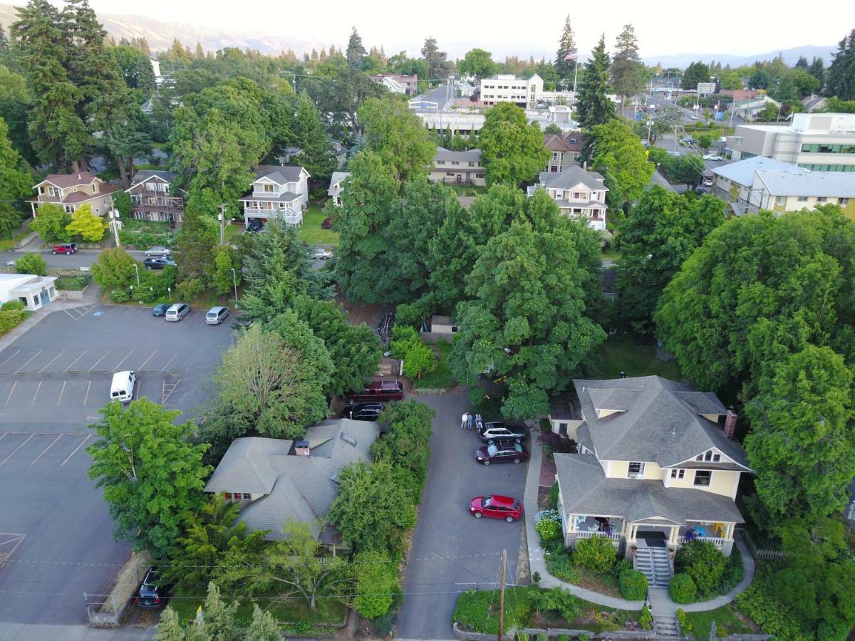 Inn At The Gorge Hood River Bagian luar foto